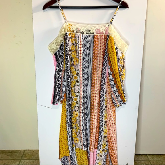 Tassels and Lace Cold Shoulder Boho dress - Picture 3 of 12